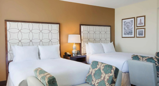 Четырёхместный номер Standard с видом на реку Hilton Baton Rouge Capitol Center