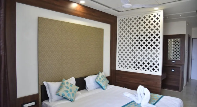 Hotel Savera Inn, Varaa Hotelli Morbi Industrial Area 