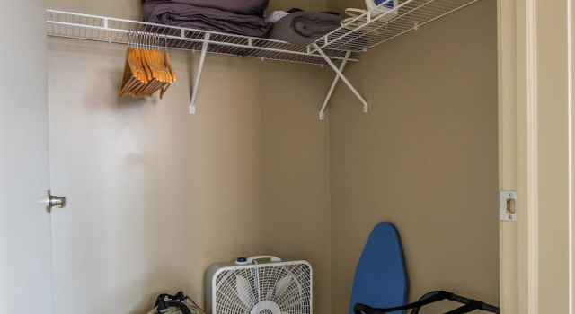 1 & 2 BR Apts w/ Gym, WiFi & Laundry by Frontdesk, Забронировать Апартаменты/квартира Апартаменты Кливленда, рядом с Торговый комплекс Galleria at Erieview, Апартаменты/квартира