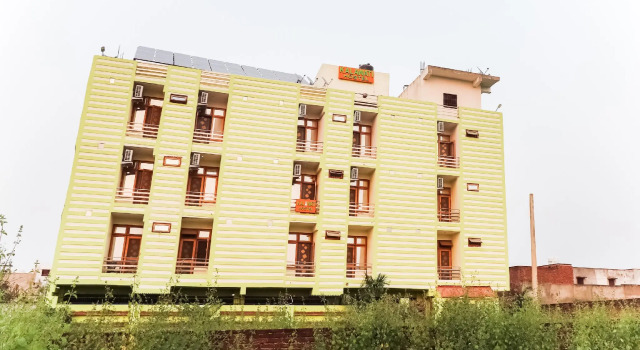 Hotel O by OYO Kalawati Palace, Забронировать Отель Буули штат Уттар-Прадеш