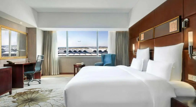 Двухместный номер Deluxe с видом на аэропорт Pullman Guangzhou Baiyun Airport
