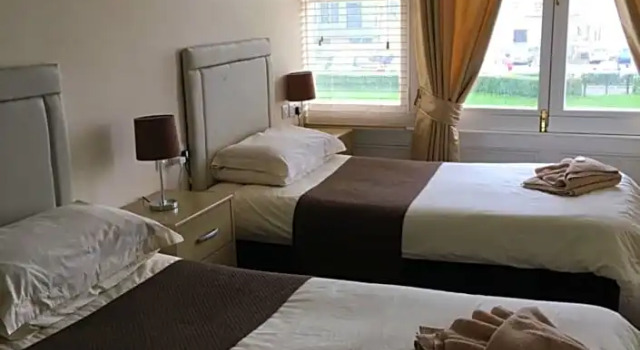 Номер Standard Royal Grosvenor Hotel