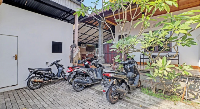 OYO 92752 882 Guest House
