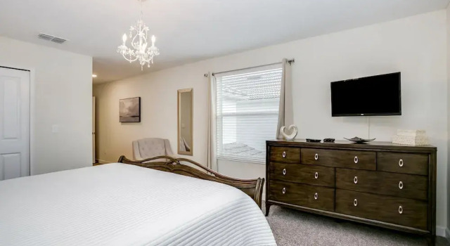 5 Bed 4 Ba Villa with Game Room, Pool & Spa