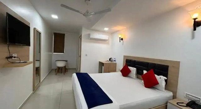 Люкс Luxury FabHotel Prime Anika Suites