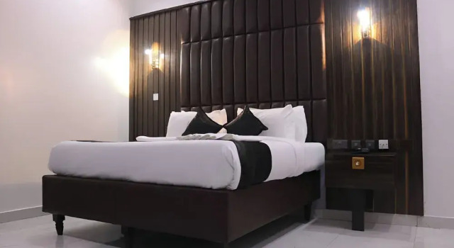 Victorian Bloom Hotel And Resort, Rezerwuj Ośrodek wypoczynkowy Asaba Nigeria