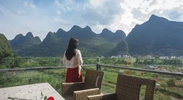 Yangshuo Chashi Homestay (Yulong River Jiuxian Wharf), Book Hotel Hoteller i Yangshuo med parkering, nær Lion Mountain, Parkering