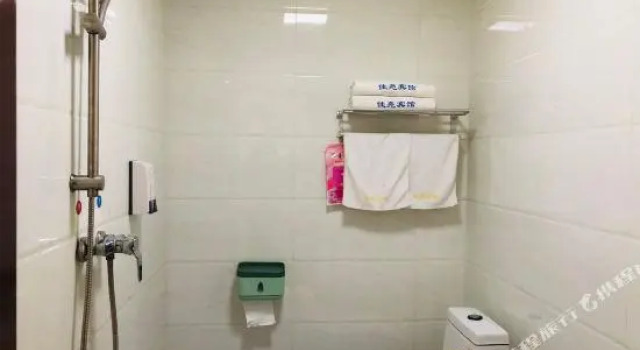 Номер Standard Jiayuan Inn