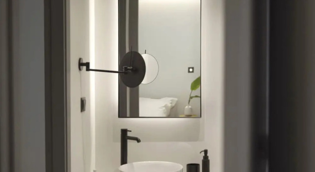 Люкс с балконом и с видом на сад Glyfada South42