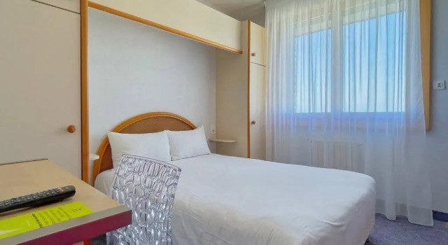 Двухместный номер Standard с видом на внутренний двор Logis Hôtel lAlbatros