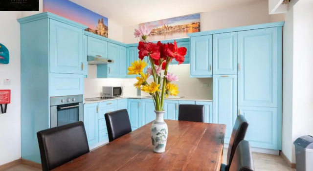 Spacious apt with table soccer just off promenade by 360 Estates