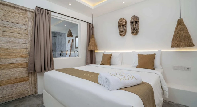Villa Ruta II - Luxury 2BR Tropical Villa next to Luna Beach Club and Nyanyi beach, Book Villa Hotels in Cemagi with a Pool, Swimming Pool