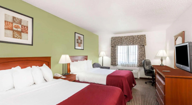 Четырёхместный номер Standard Baymont by Wyndham Jackson