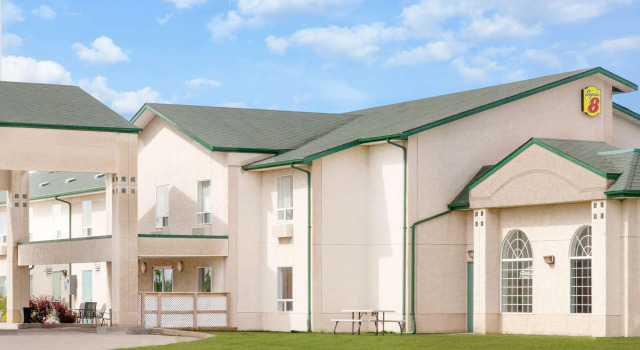 Super 8 by Wyndham Morden, Book Hotel Hotels in Manitoba with a Pool, Swimming Pool