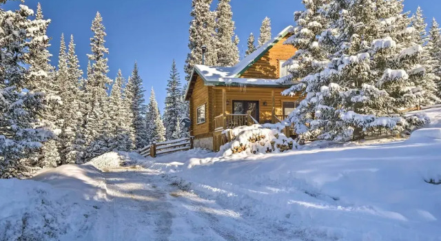 Коттедж Fairplay Cabin w/ Mountain Views ~ 25 Mi to Breck!