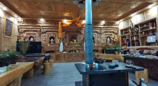 Cizhong Zangxiangge Homestay, Prenota Hotel Deqin Yunnan