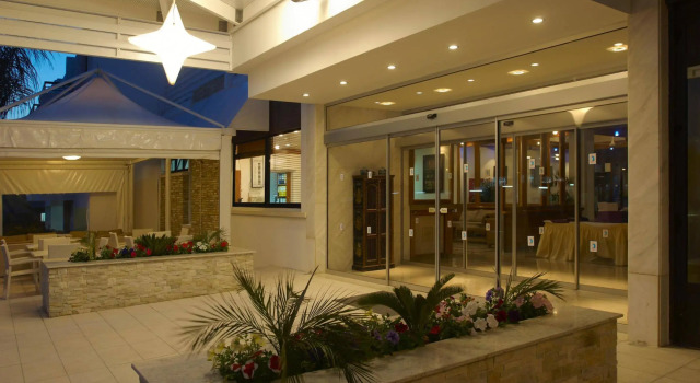 Senator Hotel Apartments - Adults Only