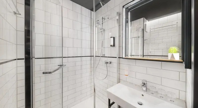 Четырёхместный семейный номер Standard с 2 комнатами voco Budapest D8 by IHG