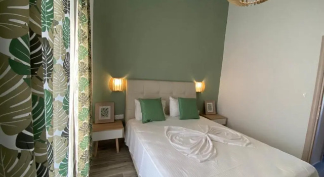 Christina Apartments, Book Apartment  