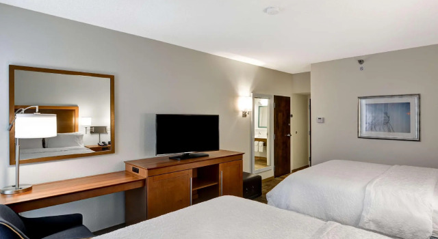 Четырёхместный номер Standard Hampton Inn State College