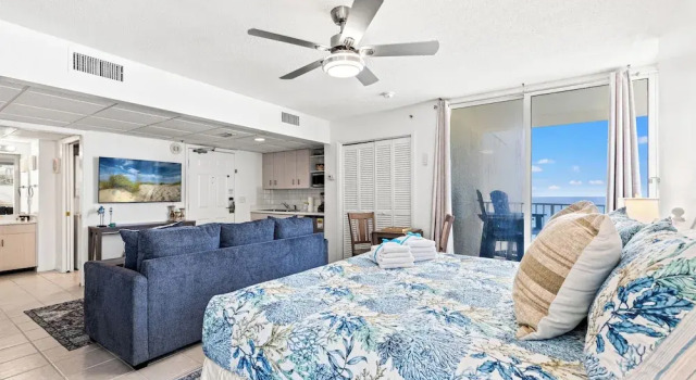 Люкс Coastal Hideaway: Cozy Beachfront Studio Sleeps 4 With Stunning Views!