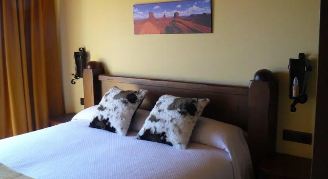 Crestabocs B&B, Забронировать Отель «постель и завтрак» Субиратс 