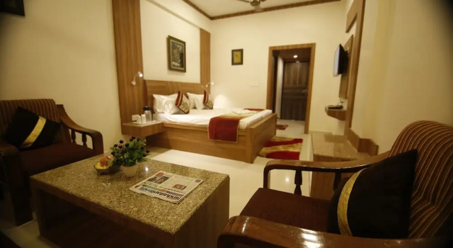 Двухместный номер Luxury с видом на город Hotel Sheetal Regency,Near Janambhumi