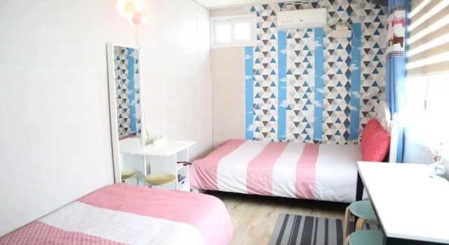 Трёхместный номер Standard c 1 комнатой с видом на сад Hongdae Style Guesthouse