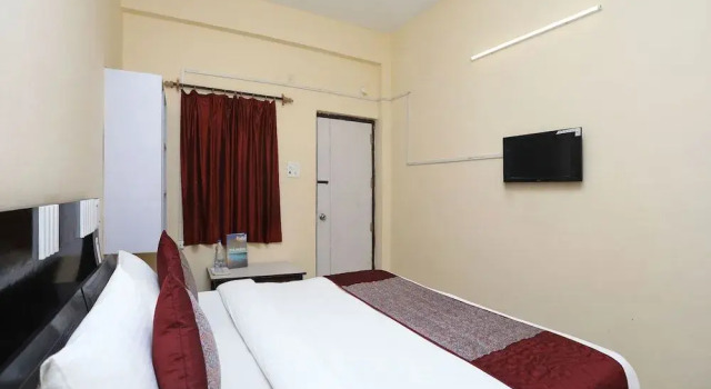 OYO 14639 Darshika Guest House