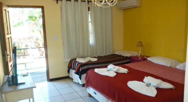 Трёхместный номер Standard c 1 комнатой Passaros Suite Hotel