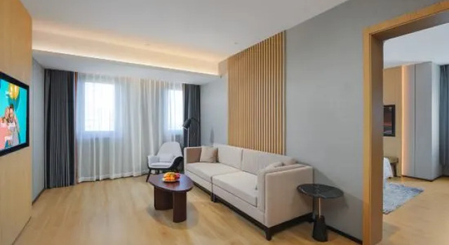 Люкс Deluxe Park Inn by Radisson Tianjin Jinghai Wanda Plaza