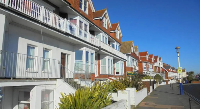 Апартаменты Seabreeze Apartment