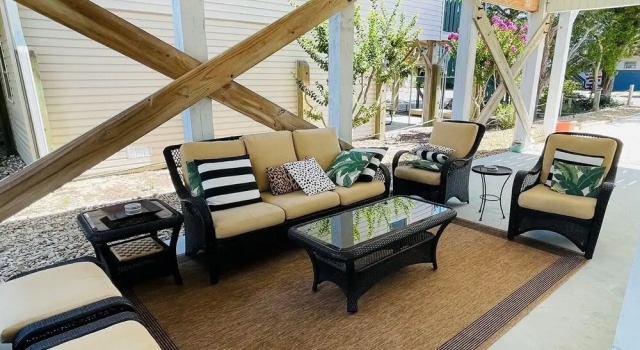 Коттедж Carmels By The Sea 4 Bedroom Home by RedAwning