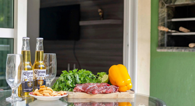 Apartamento a Poucos Passos da Praia da Conceição, Забронировать Апартаменты/квартира Бомбиньяс Санта-Катарина