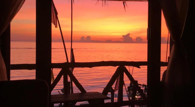 Коттедж Castaway Beach Bungalows