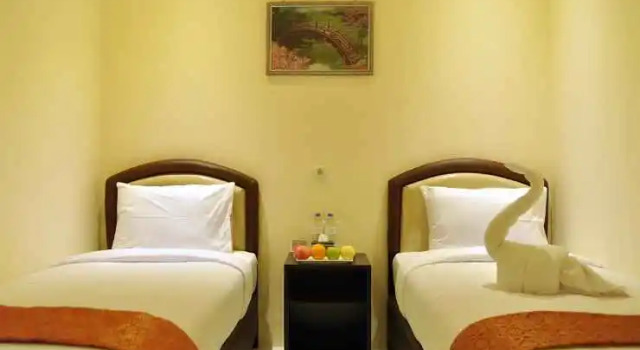 Mongonsidi Hotel, Rezerwuj Hotel Padang Sumatra