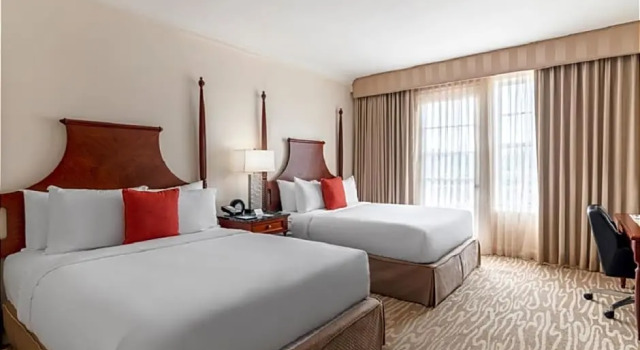 Четырёхместный номер Standard Hamilton Princess & Beach Club A Fairmont Managed Hotel