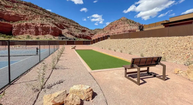 Day Trip to Zion: Home w/ Fire Pit & Pool Access, Boek Vakantiehuis Hotels in Kane County met parkeren, Parkeren