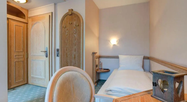 Standard Single room Hotel Stern by EMPA