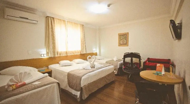 Четырёхместный номер Deluxe с балконом Del Rey Quality Hotel