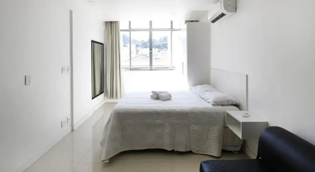 Rio Rentals 021 - C070 - Studio de luxo na quadra da praia de Copacabana, Забронировать Отель Отели Рио-де-Жанейро с парковкой, рядом с Пляж Вермелья, Парковка