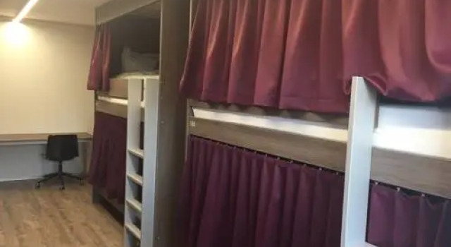 Auberge du Guintzet, Забронировать Хостел Фрибур Фрибург, рядом с Железнодорожный вокзал Фрибурга