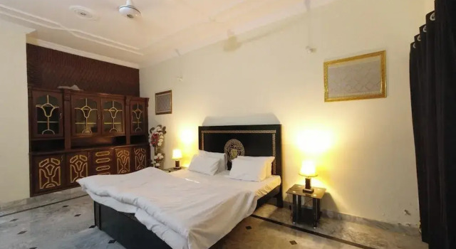Room-room Serene Guest Room Retreat in R, Book Guesthouse Hotels in Islamabad with Parking, Parking