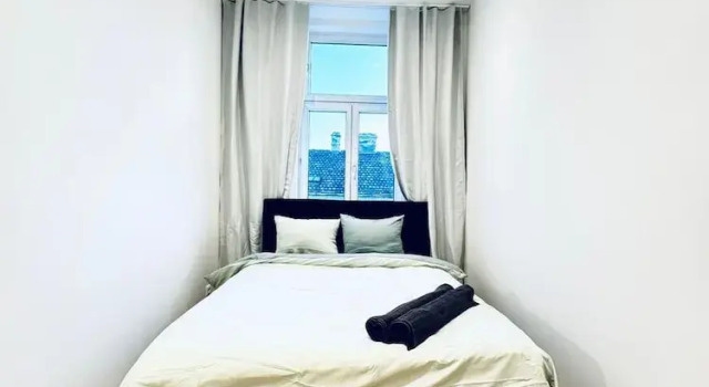 Номер Standard Bright Private Rooms in 4BR Apartment Near Kaufpark Alterlaa