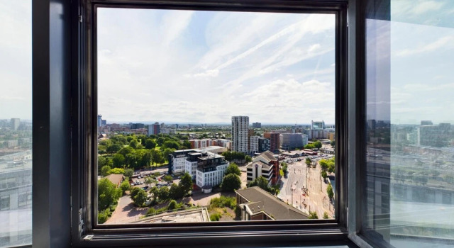 Superb 2BD Apartment in Salford With a View