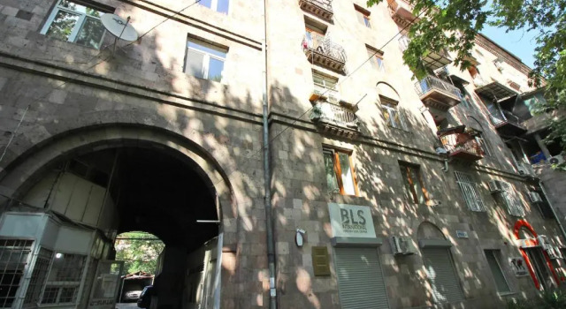 1 Bedroom Apartment near Vernissage