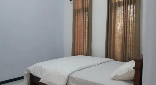 Oyo 2459 Godong Family House, Reserva ahora Hotel Giri Java Oriental