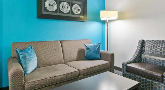 Четырёхместный номер Standard Best Western Plus Pleasanton Hotel