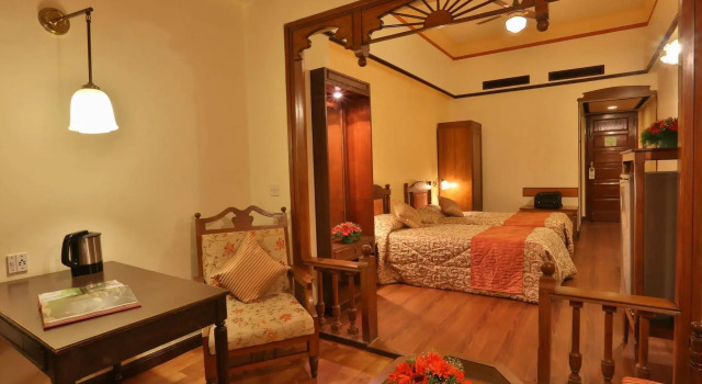 Hotel Mandovi, Varaa Hotelli Hotellit Panaji pysäköinnillä, Pysäköinti