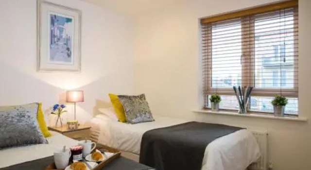 Borehamwood - Spacious Apartment, Varaa Huoneisto Asunnot kohteessa Merseyside, Huoneisto